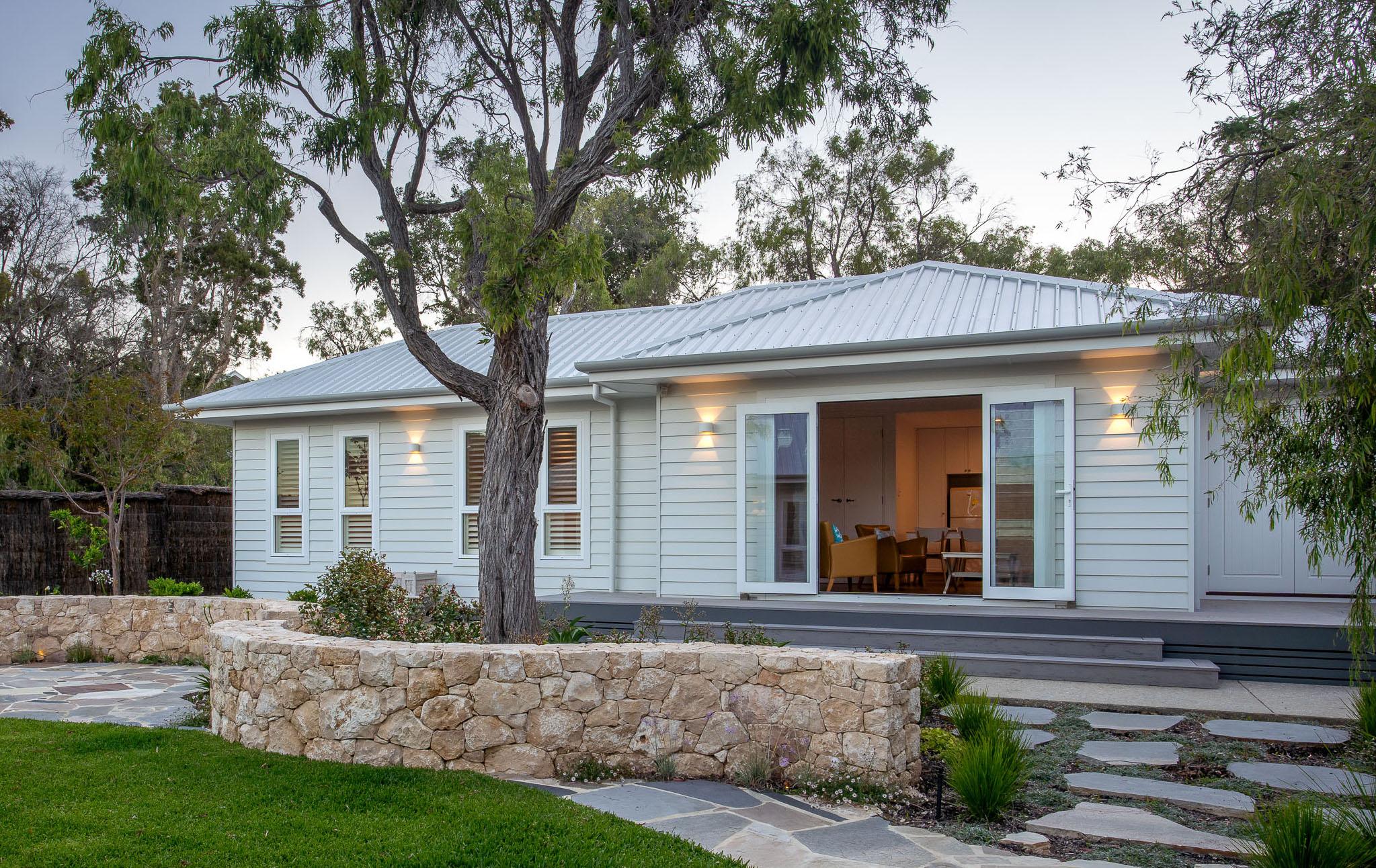 Shale Grey™ COLORBOND® steel